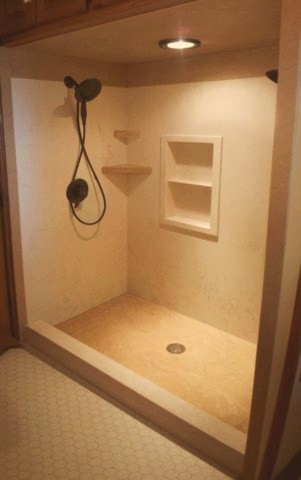 showersurround.jpg