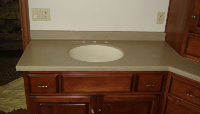 solidsurfacevanitycountertopbyquarrystonedsc00966.jpg